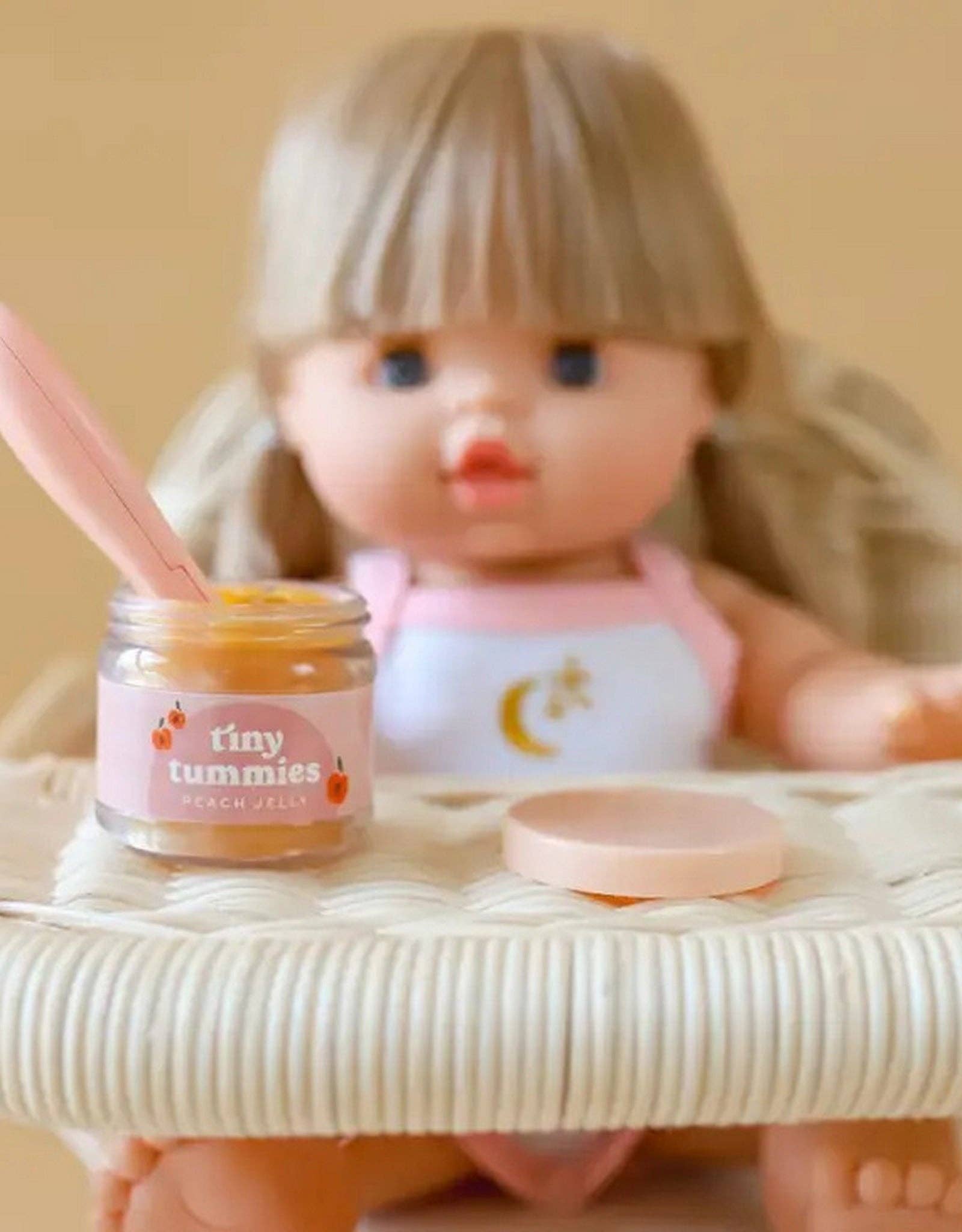 Tiny Tummies - Peach jelly food - Jar and spoon - Tiny Harlow